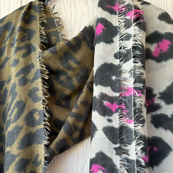 Anna & Ava Animal Print Oblong Scarf - Picture 5 of 9